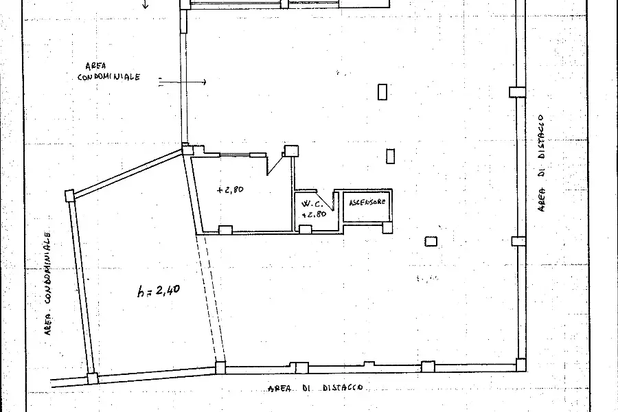 Garage in vendita di 298 mq a €295.000 (rif. 3/2026)