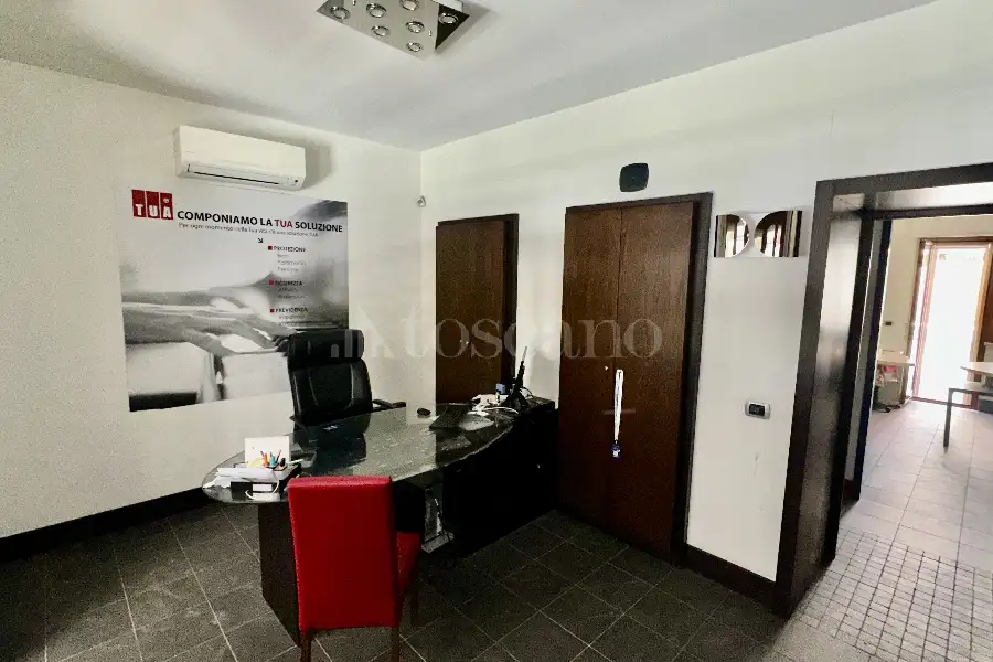 Ufficio in vendita di 150 mq a €229.000 (rif. 11/2026)
