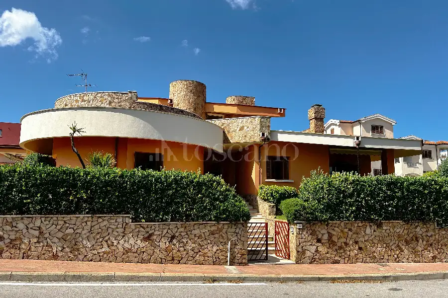 Villa in vendita di 323 mq a €795.000 (rif. 19/2026)