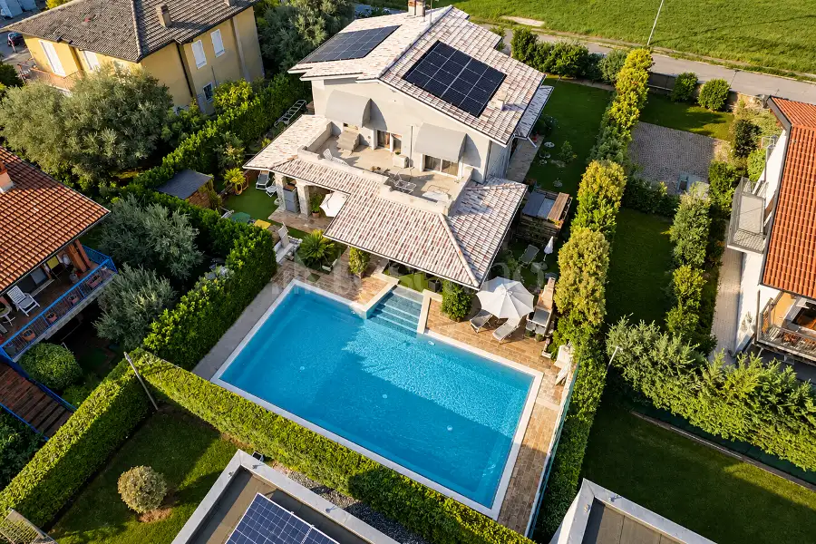 Villa in vendita di 300 mq a €1.250.000 (rif. 28/2026)