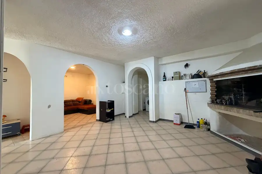 Palazzo in vendita di 300 mq a €375.000 (rif. 3/2026)