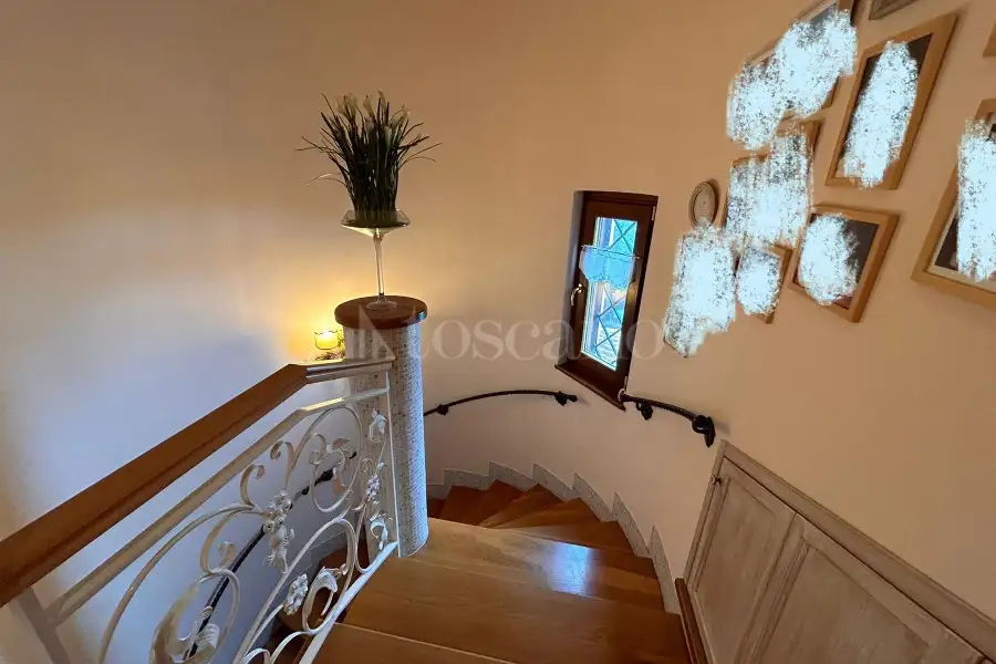 Villa in vendita di 650 mq a €998.000 (rif. 10/2024)