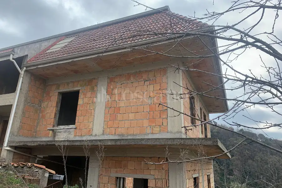 Rustico in vendita di 519 mq a €110.000 (rif. 27/2025)