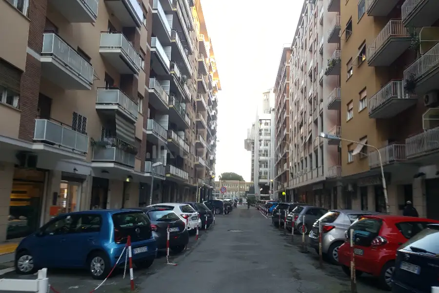 Box in affitto di 12 mq a €230 (rif. 1/2026)