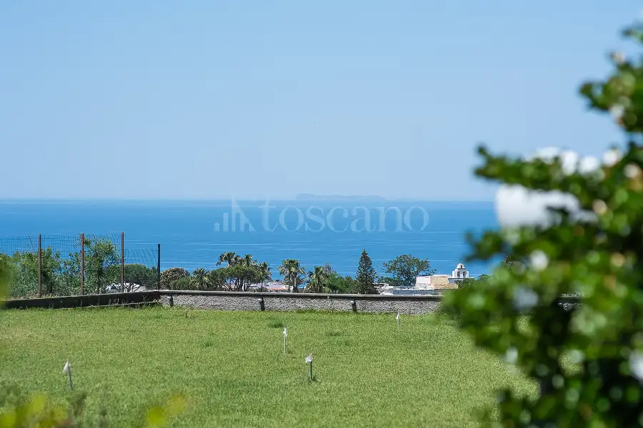 Villa in vendita di 230 mq a €1.200.000 (rif. 2/2026)