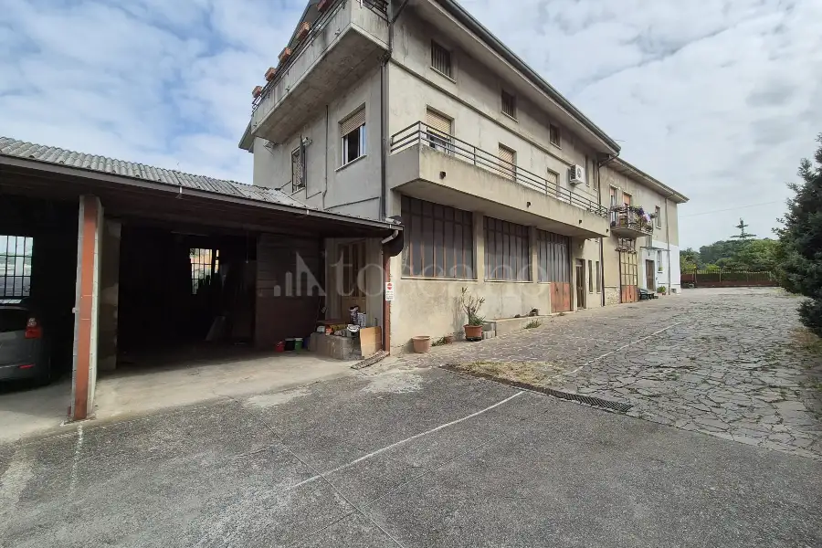 Laboratorio in vendita di 140 mq a €63.000 (rif. 26/2024)