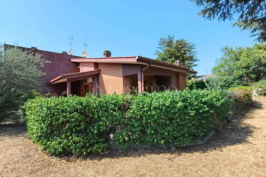 Villa Bifamiliare in vendita di 300 mq a €599.000 (rif. 52/2026)