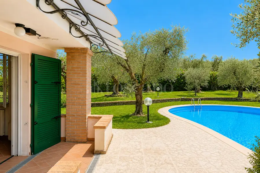 Villa in vendita di 400 mq a €1.200.000 (rif. 24/2026)