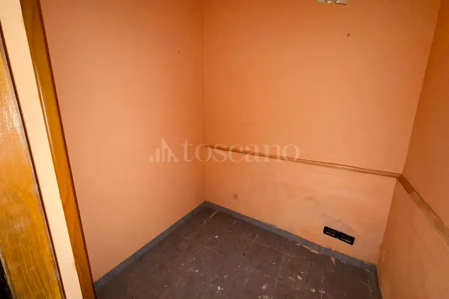 Negozio in vendita di 91 mq a €135.000 (rif. 77/2025)