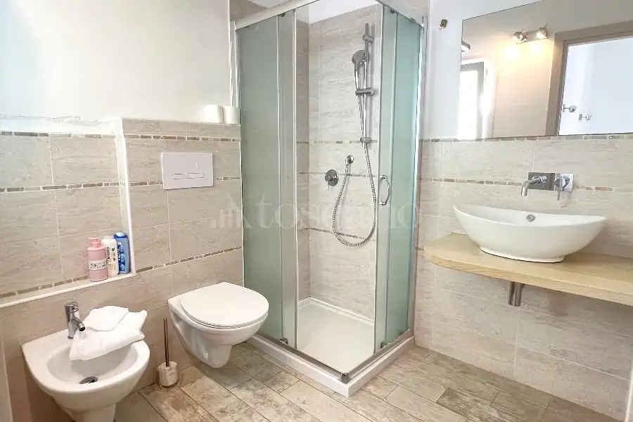 Casa Indipendente in vendita di 200 mq a €770.000 (rif. 37/2026)