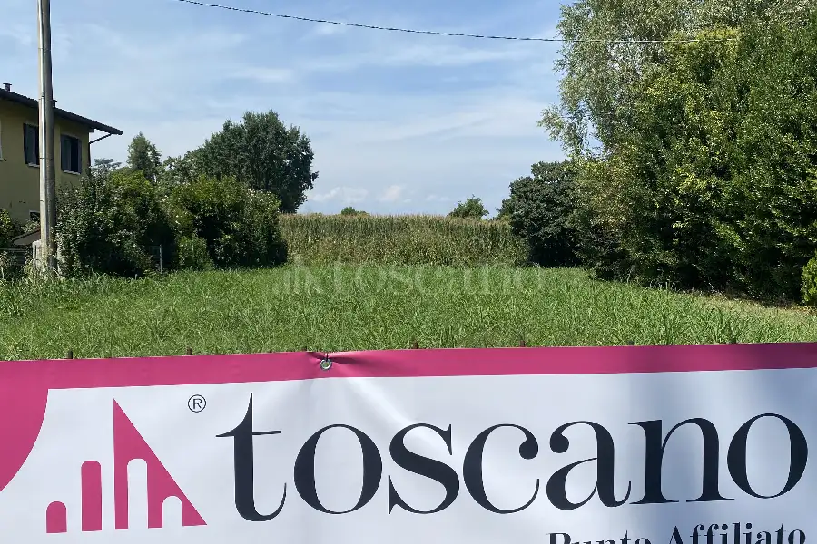 Edificabile Residenziali in vendita di 786 mq a €50.000 (rif. 21/2026)