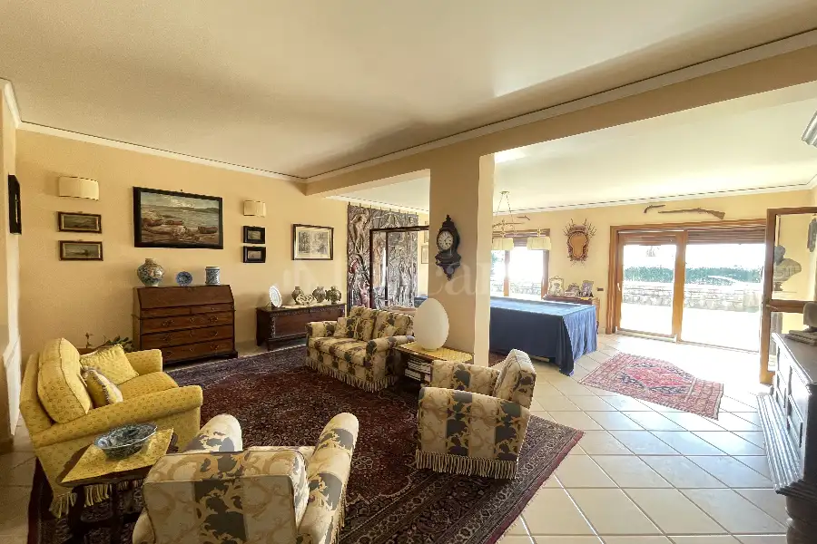 Villa in vendita di 500 mq a €1.500.000 (rif. 45/2025)