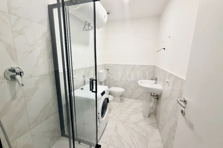 Negozio in vendita di 55 mq a €480.000 (rif. 120/2026)