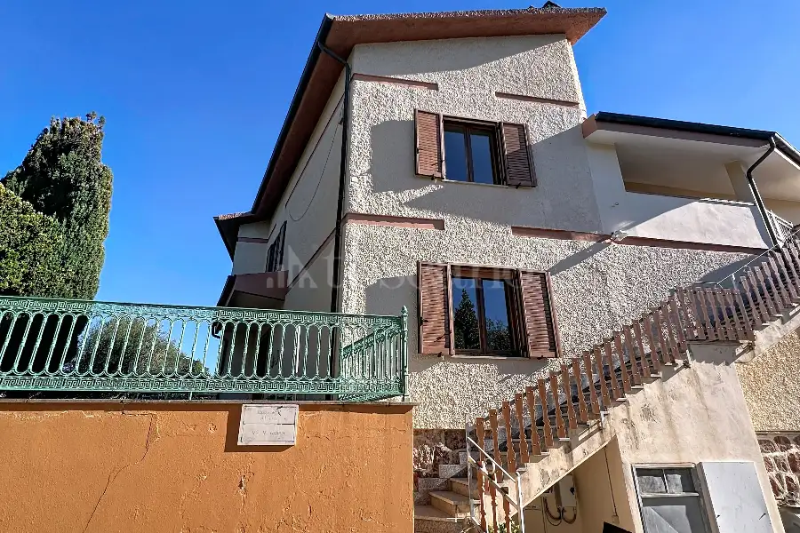 Villa in vendita di 630 mq a €670.000 (rif. 195/2025)