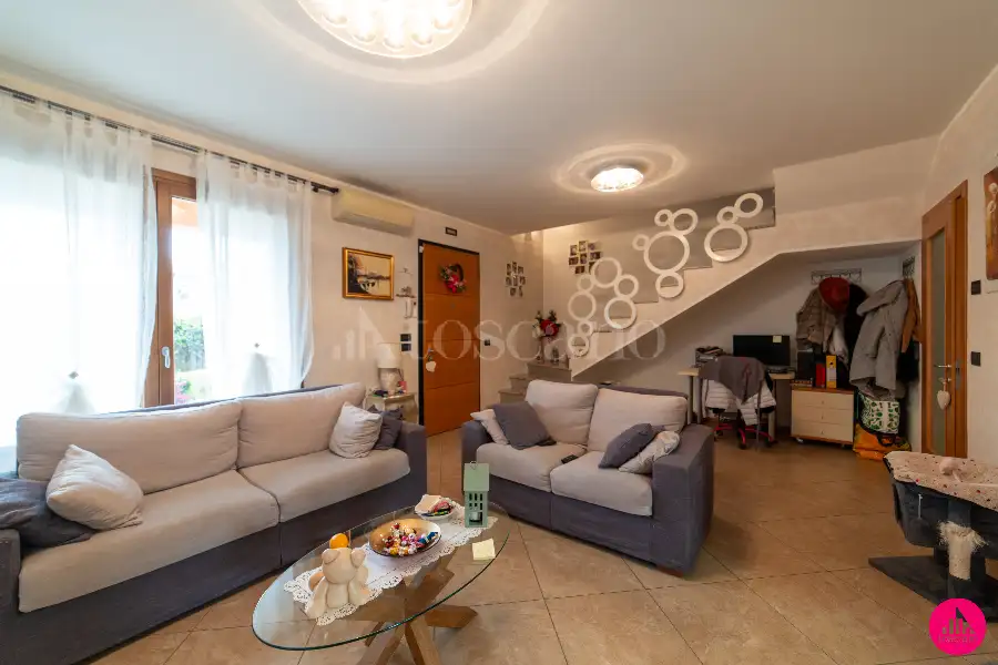 Villino a Schiera in vendita di 181 mq a €299.000 (rif. 57/2026)