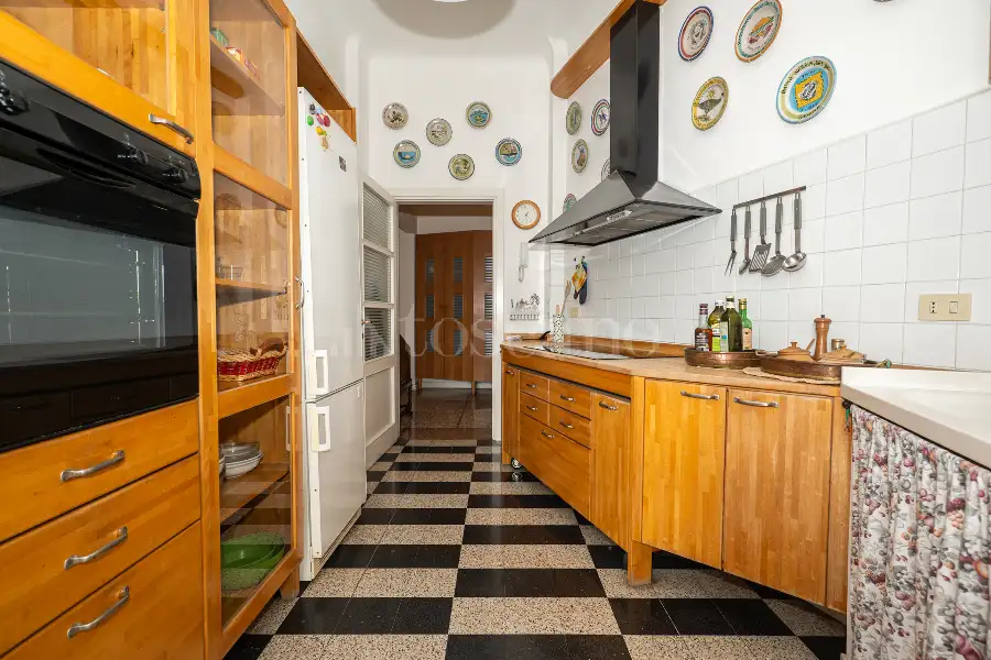 Casa in affitto di 175 mq a €4.000 (rif. 41/2026)