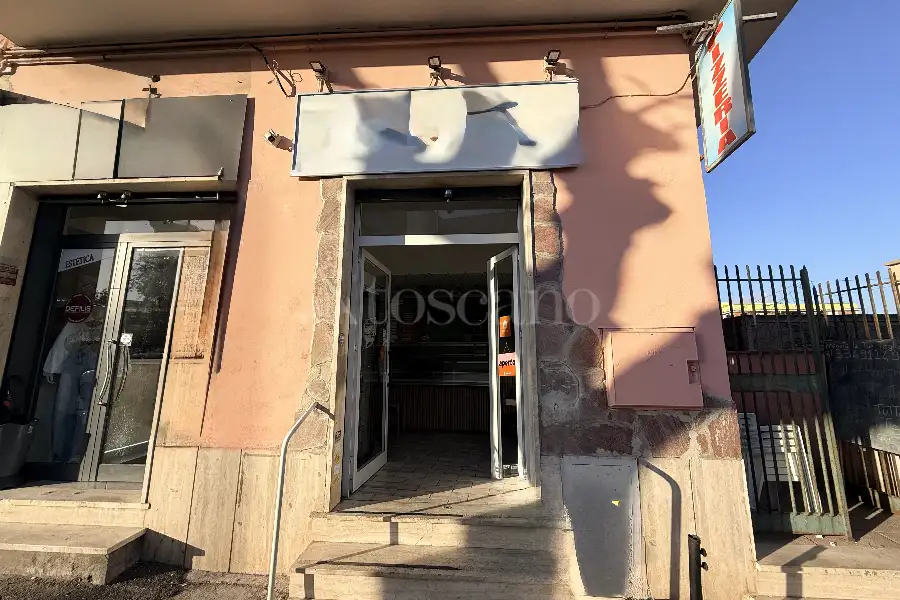 Negozio in vendita di 50 mq a €99.000 (rif. 12/2026)
