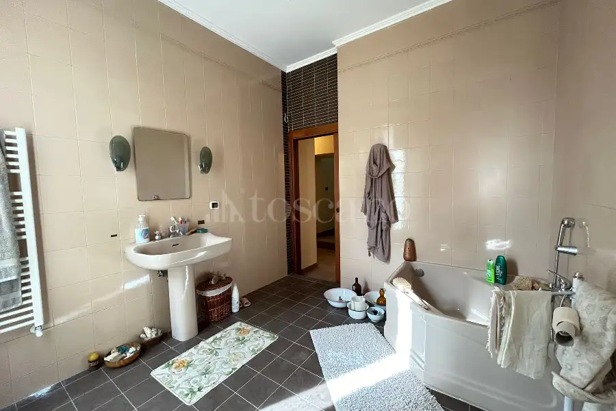 Casa Indipendente in vendita di 200 mq a €250.000 (rif. 54/2024)