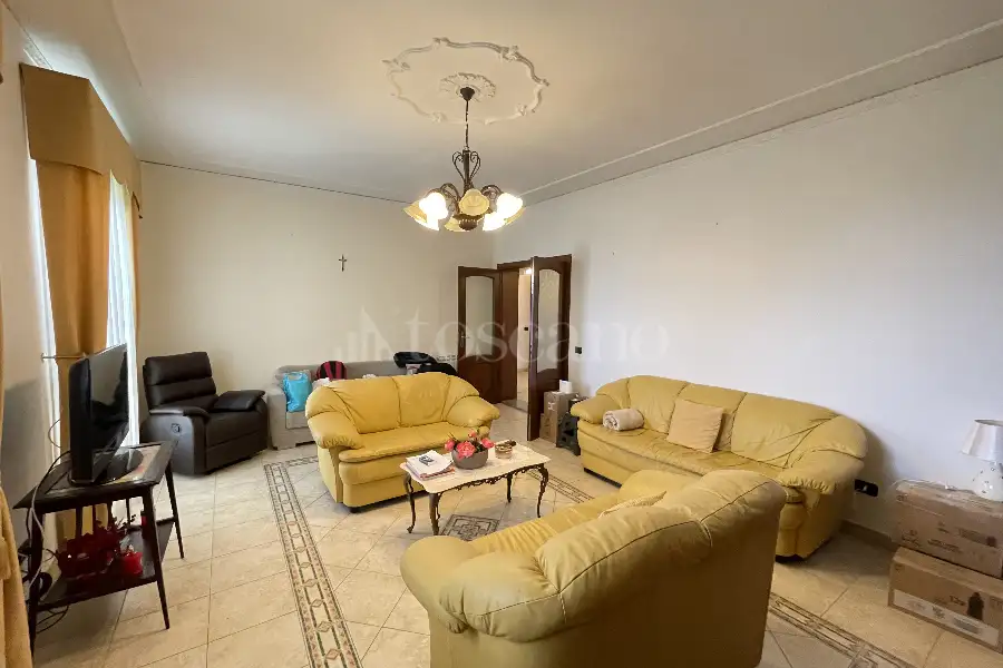 Casa Indipendente in vendita di 382 mq a €450.000 (rif. 2/2026)