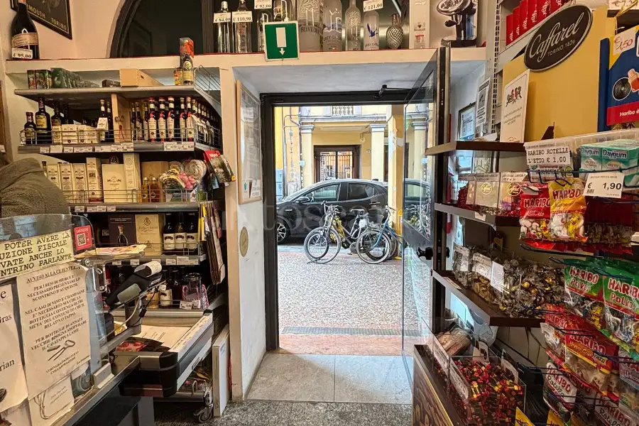 Negozio in vendita di 290 mq a €800.000 (rif. 8/2026)