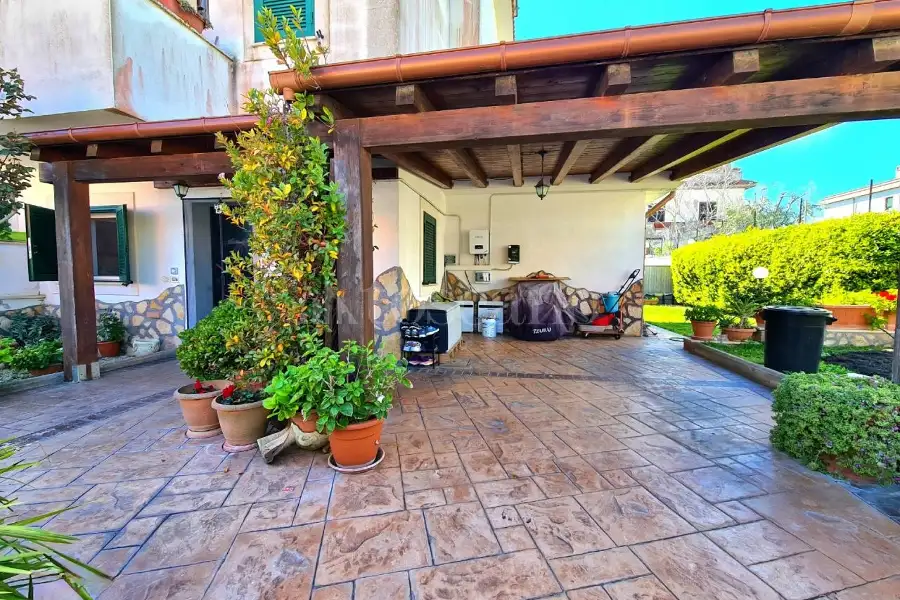 Villa Bifamiliare in vendita di 160 mq a €249.000 (rif. 52/2026)