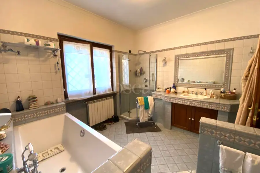 Villa in vendita di 250 mq a €499.000 (rif. 42/2025)