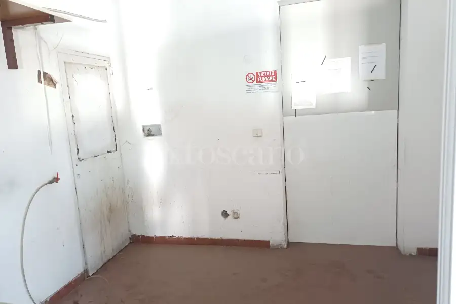 Laboratorio in vendita di 600 mq a €300.000 (rif. 32/2025)
