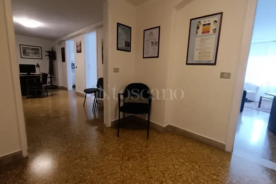 Ufficio in vendita di 165 mq a €225.000 (rif. 51/2024)