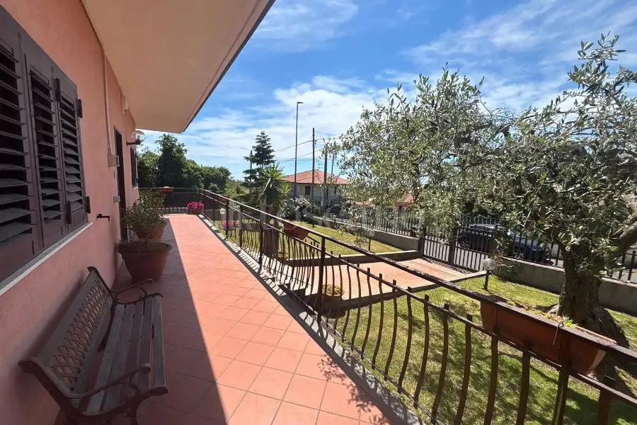 Villa in vendita di 100 mq a €370.000 (rif. 95/2026)