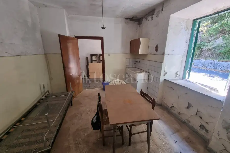 Casale in vendita di 660 mq a €95.000 (rif. 22/2025)