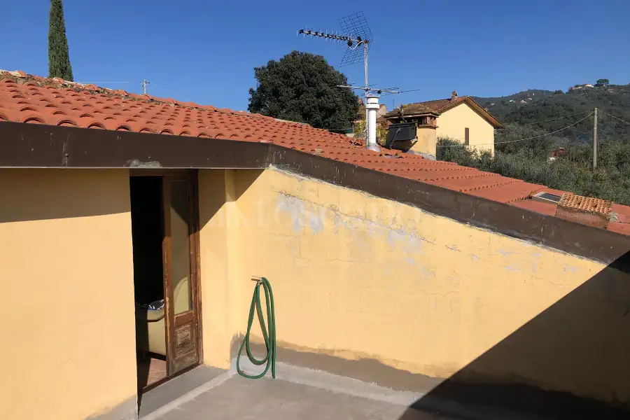 Villa in vendita di 410 mq a €398.000 (rif. 43/2024)