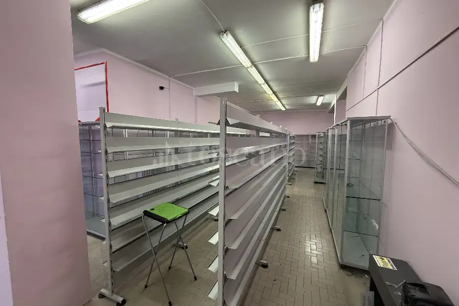 Negozio in vendita di 150 mq a €99.000 (rif. 15/2026)