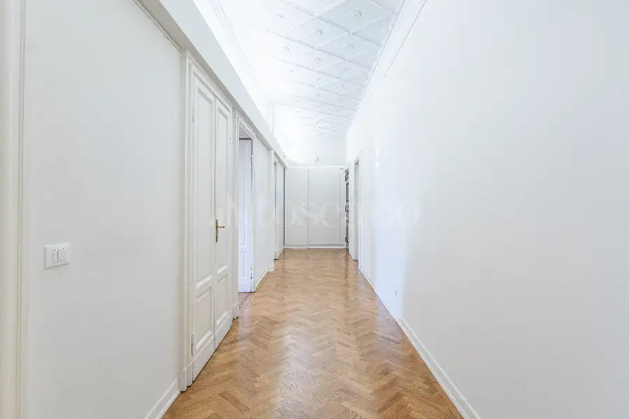 Ufficio in vendita di 175 mq a €1.720.000 (rif. 29/2026)