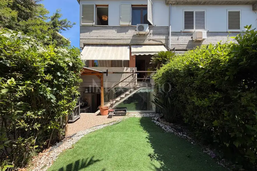 Villino a Schiera in vendita di 180 mq a €348.000 (rif. 86/2026)