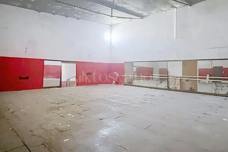 Negozio in vendita di 180 mq a €50.000 (rif. 92/2026)