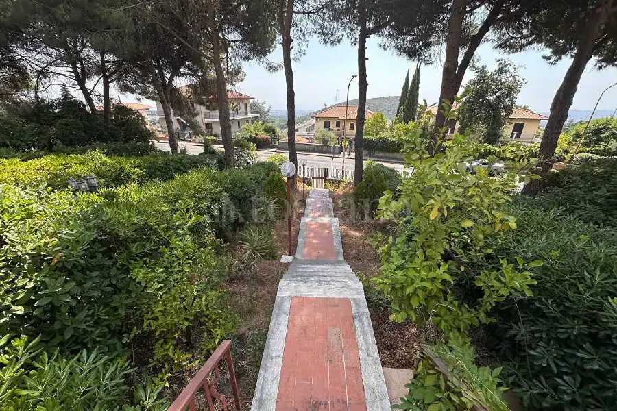 Villino a Schiera in vendita di 200 mq a €249.000 (rif. 144/2026)