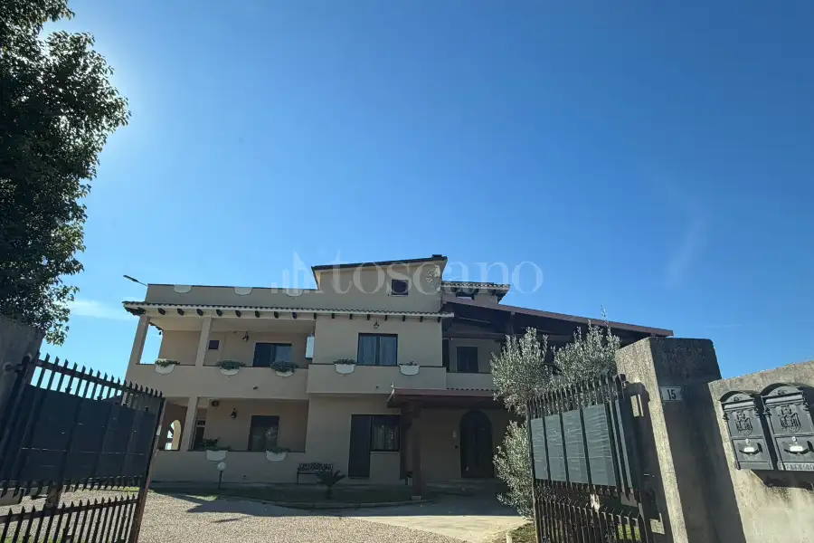 Villa in vendita di 350 mq a €650.000 (rif. 108/2025)