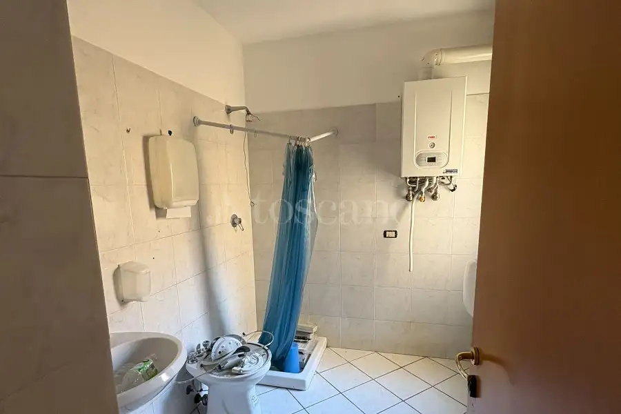 Stabile Uso Ufficio in vendita di 310 mq a €350.000 (rif. 80/2026)