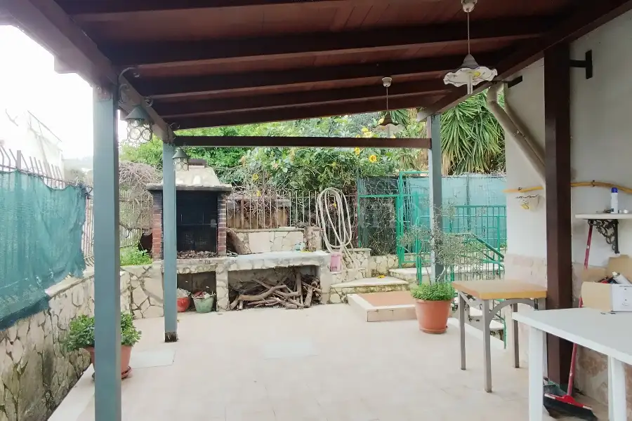 Villino a Schiera in vendita di 200 mq a €375.000 (rif. 1/2026)