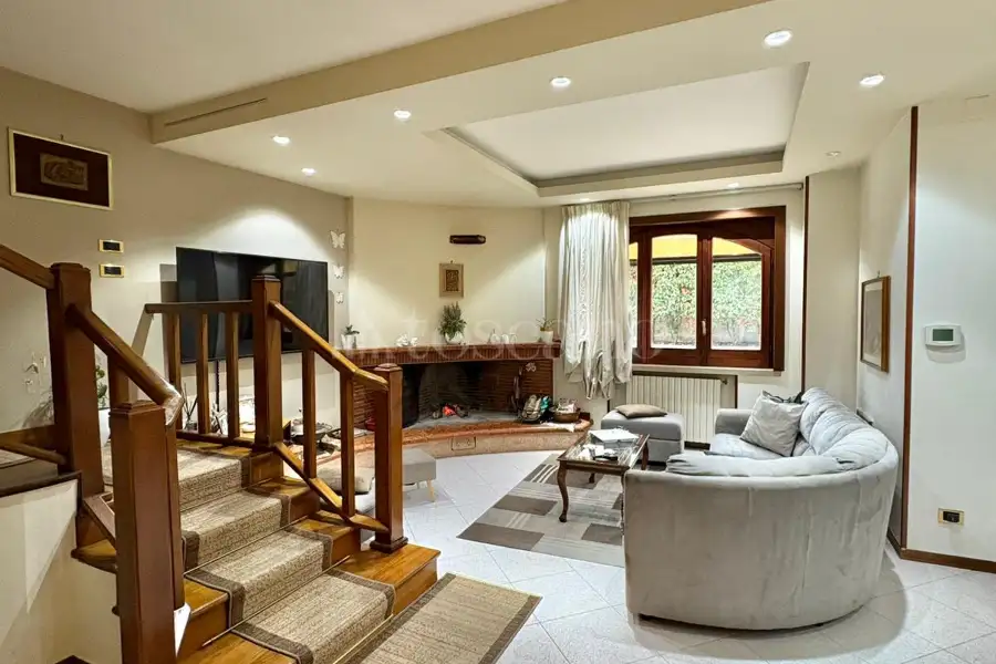 Villa in vendita di 450 mq a €390.000 (rif. 70/2026)
