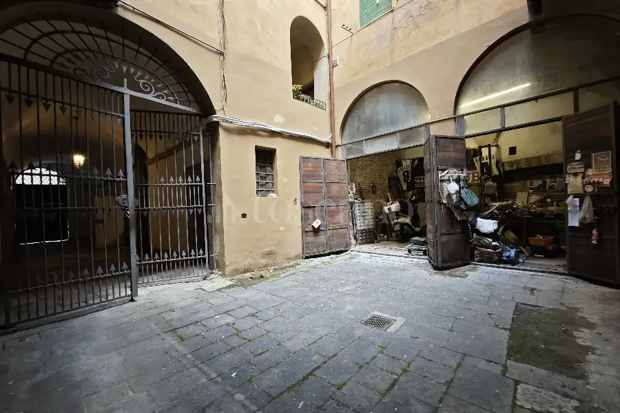 Garage in vendita di 120 mq a €90.000 (rif. 37/2024)