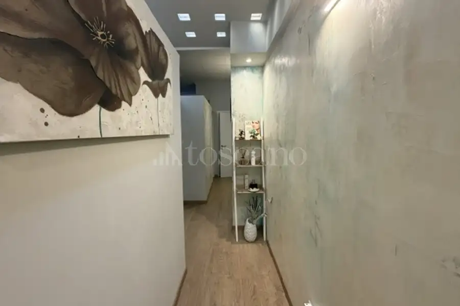 Negozio in vendita di 80 mq a €219.000 (rif. 30/2026)