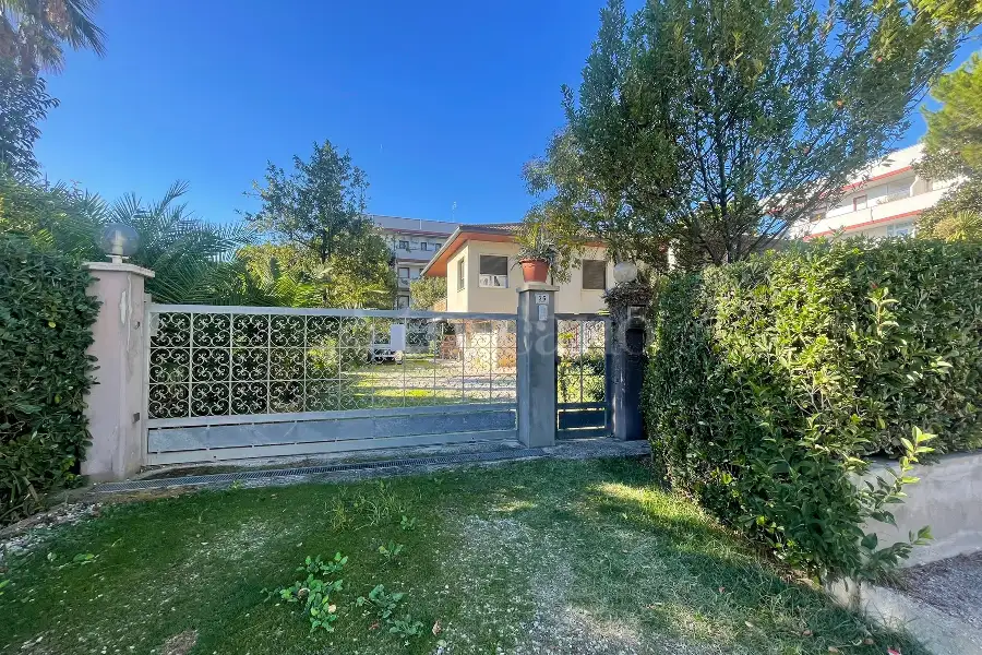 Casa Indipendente in vendita di 312 mq a €870.000 (rif. 58/2025)