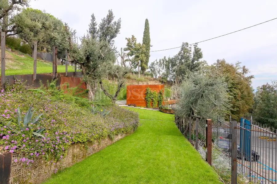 Villa in vendita di 400 mq a €3.700.000 (rif. 31/2024)