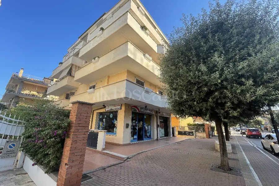 Box in vendita di 25 mq a €28.000 (rif. 83/2026)