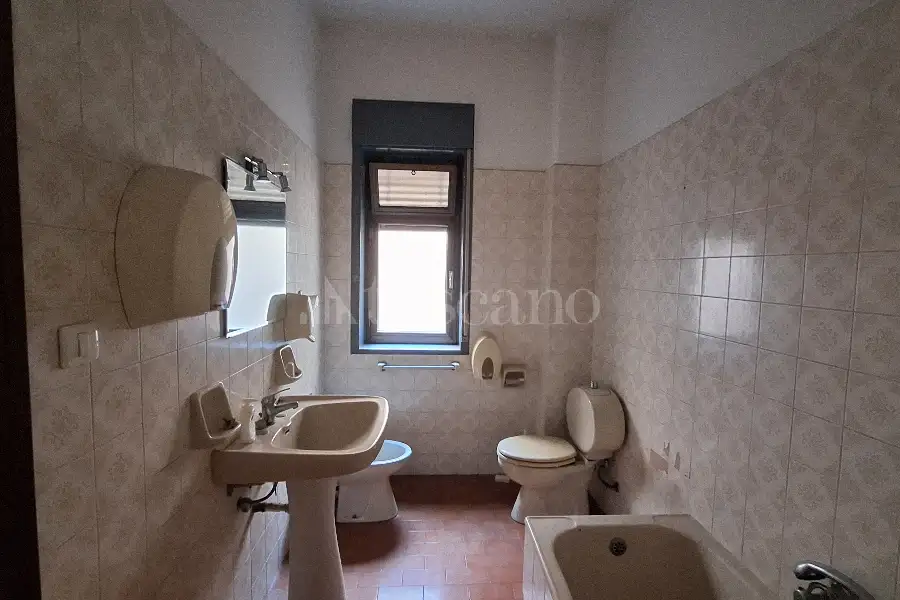 Ufficio in vendita di 175 mq a €245.000 (rif. 167/2026)