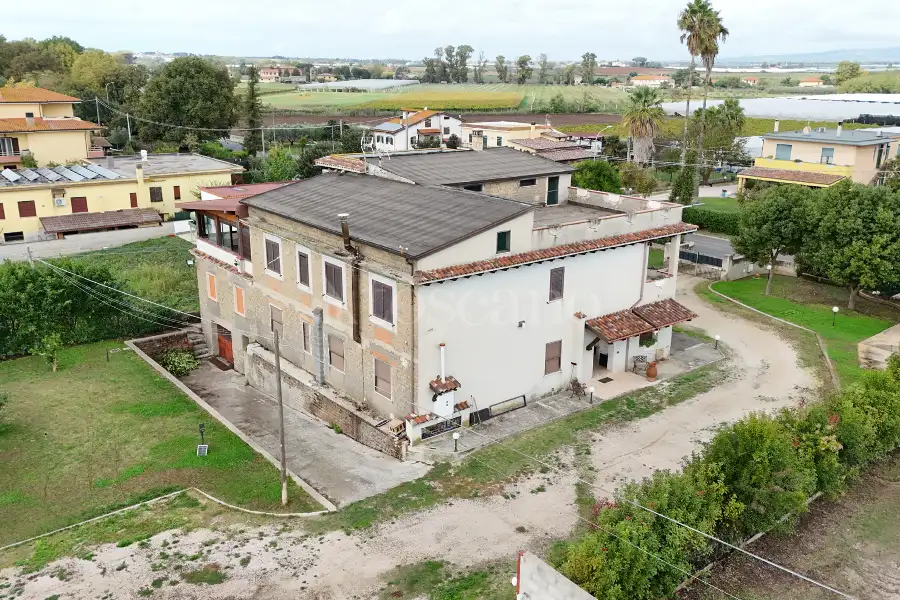 Villa in vendita di 350 mq a €570.000 (rif. 108/2025)