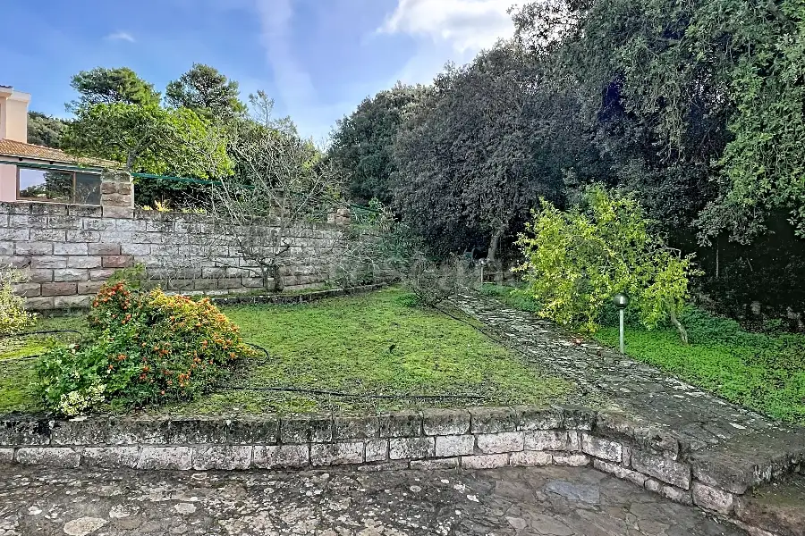 Villa in vendita di 342 mq a €430.000 (rif. 196/2025)