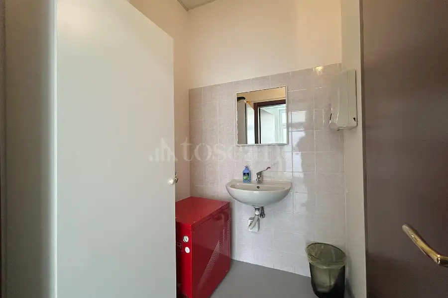 Negozio in vendita di 57 mq a €79.000 (rif. 16/2026)