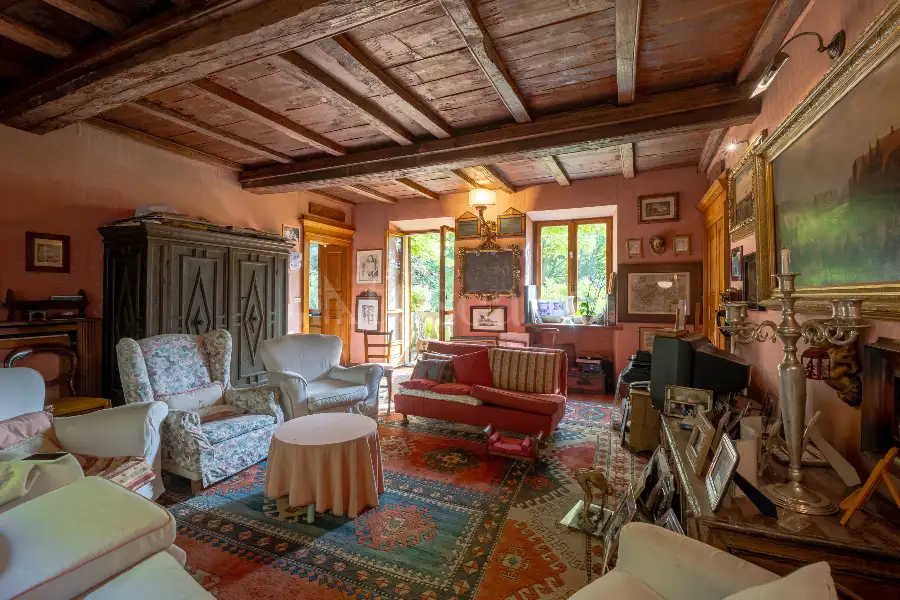 Casa Indipendente in vendita di 284 mq a €650.000 (rif. 41/2025)